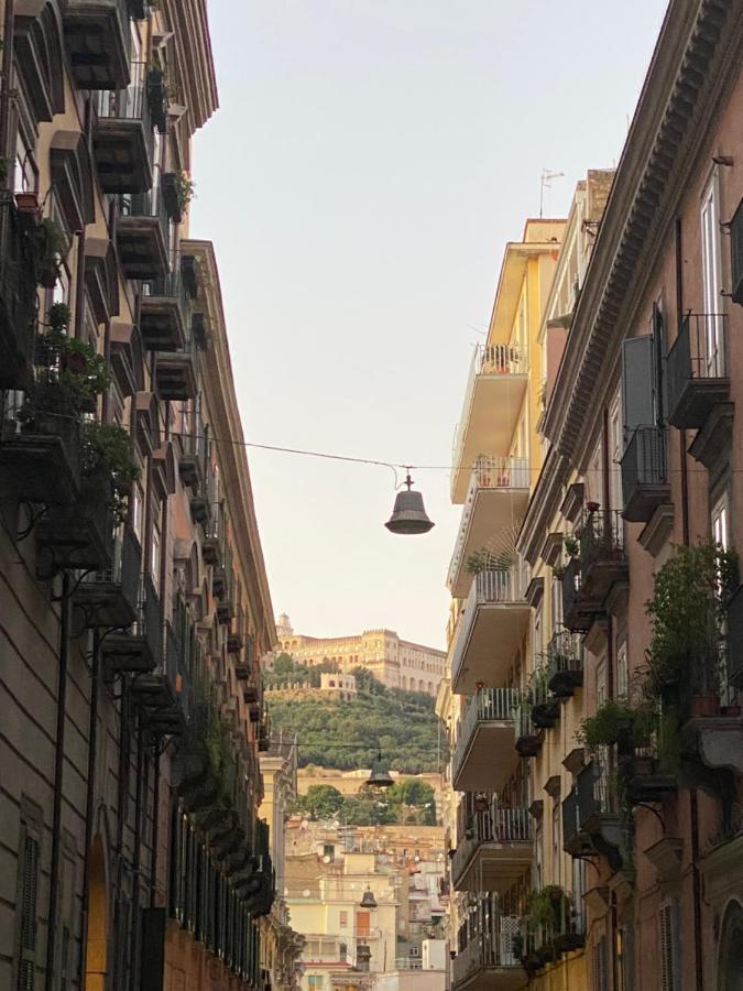 Casa Gioia, Tra Palazzo Reale,lungomare E Monte Echia